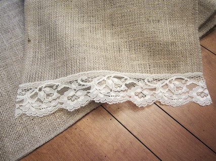 hessian runner with lace end