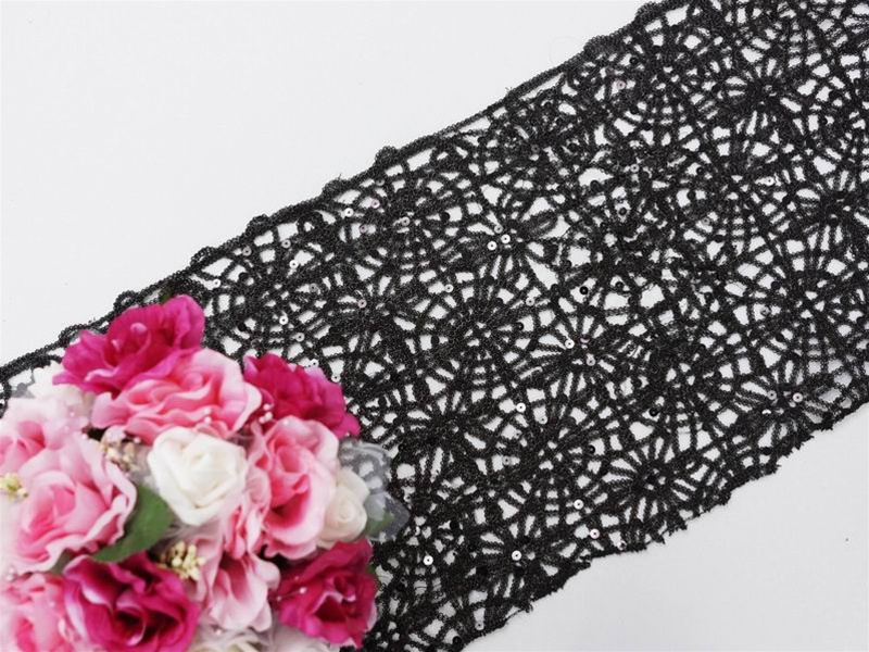lace with paillette runner-black