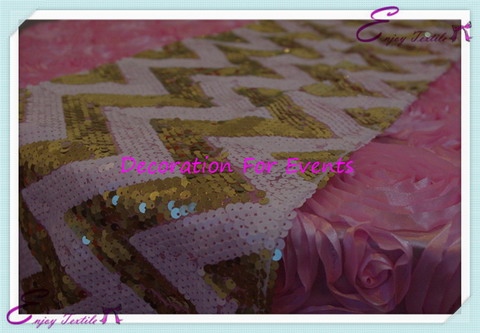 chevron circle sequin runner-gold&white