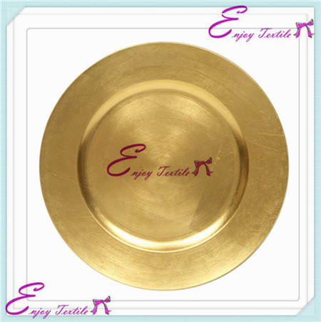 classic plastic charger plate-gold