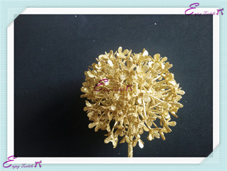 gold powdered flower ball
